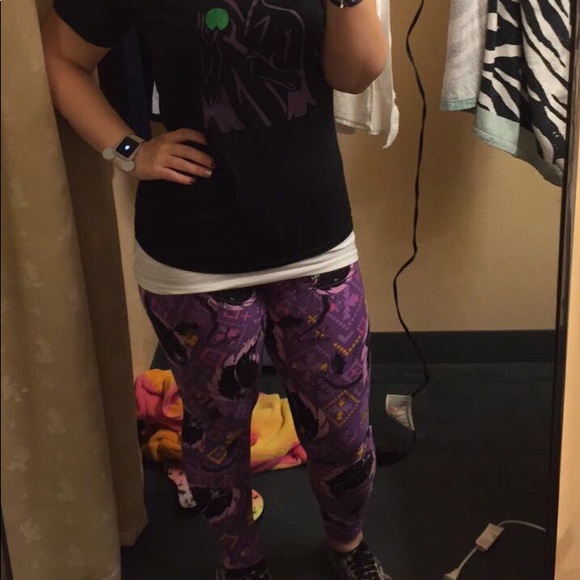 LuLaRoe Disney Maleficent Leggings sz Tall & Curvy - Picture 2 of 2